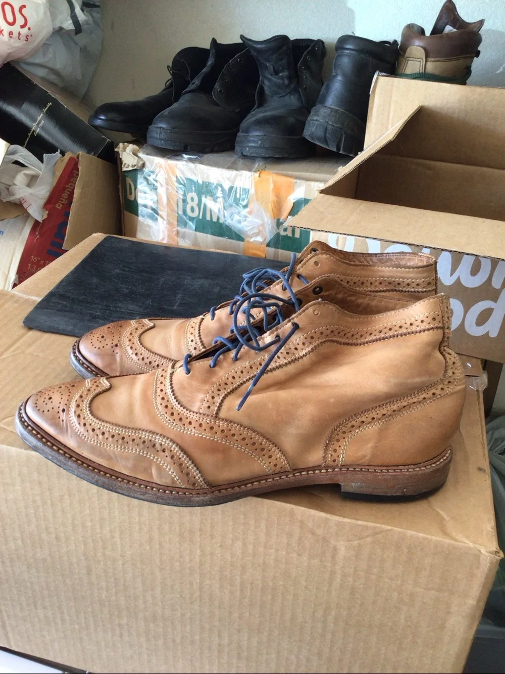 Allen EdmondsCronmok  11/D tan boots used conditions
